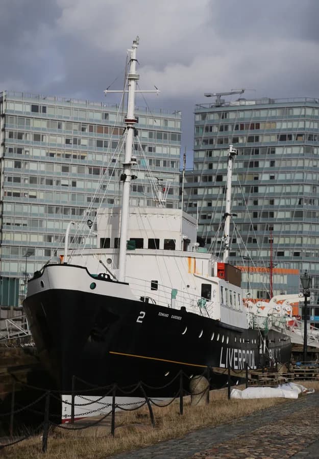 MV Edmund Gardner