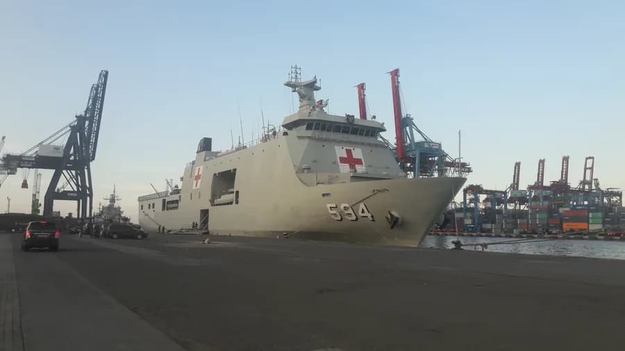 KRI Semarang (594)