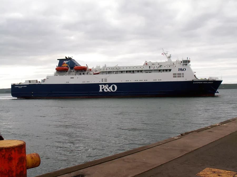 MV European Highlander (2002)