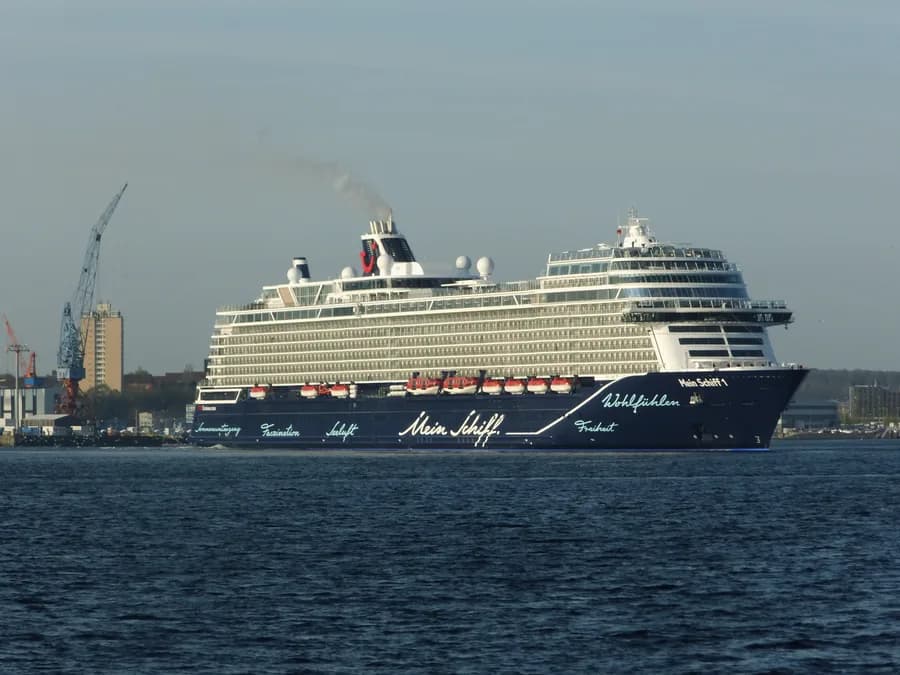 Mein Schiff 1