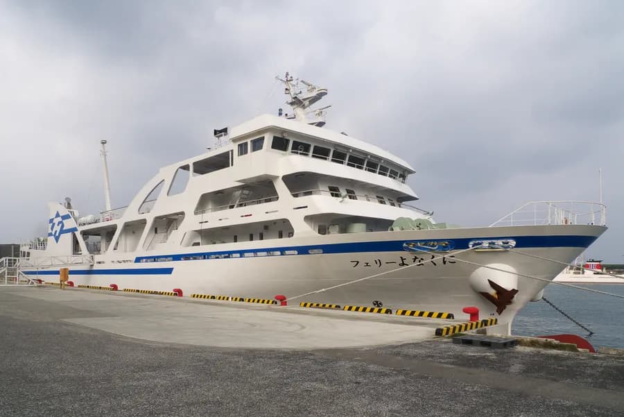 Ferry Yonakuni