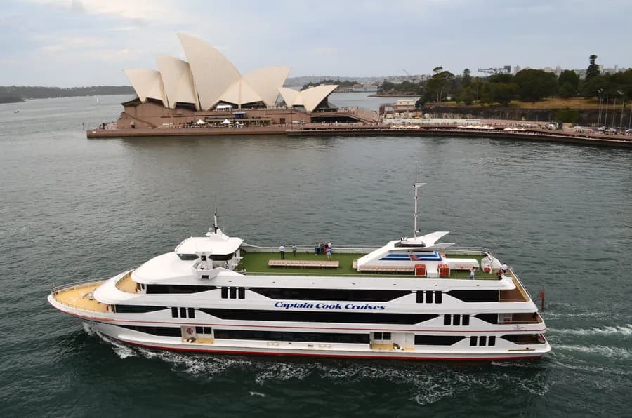 MV Sydney 2000
