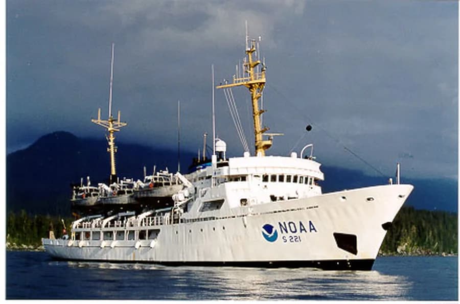 NOAAS Rainier