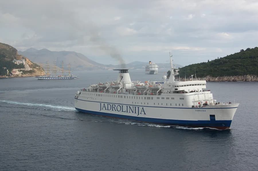 AKDENIZ