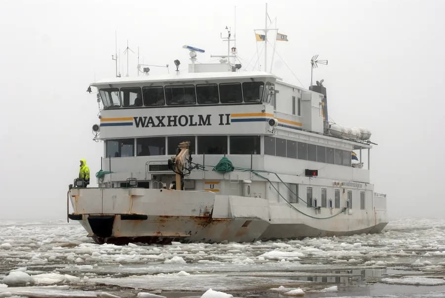 WAXHOLM II