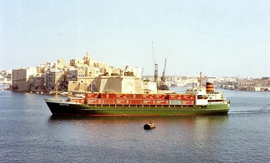 SOUMAYA J
