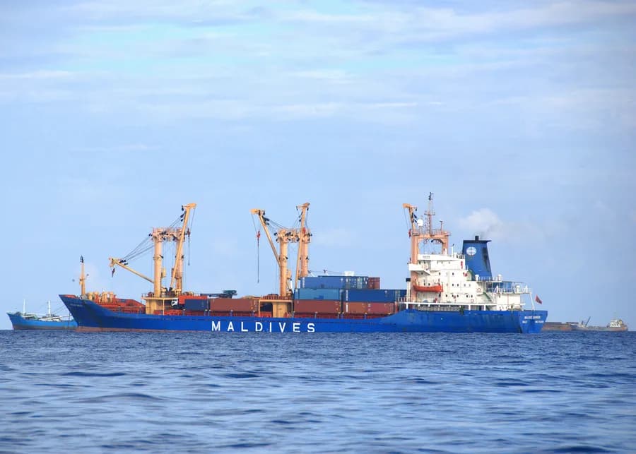 Maldive Carrier