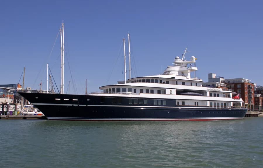 Leander G
