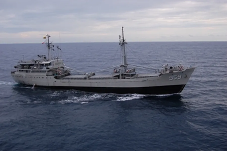 KRI Teluk Mentawai
