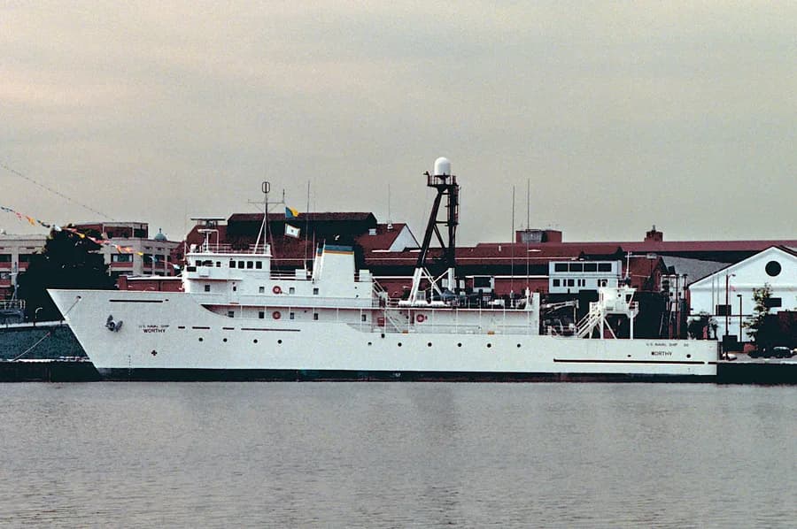 USNS Worthy