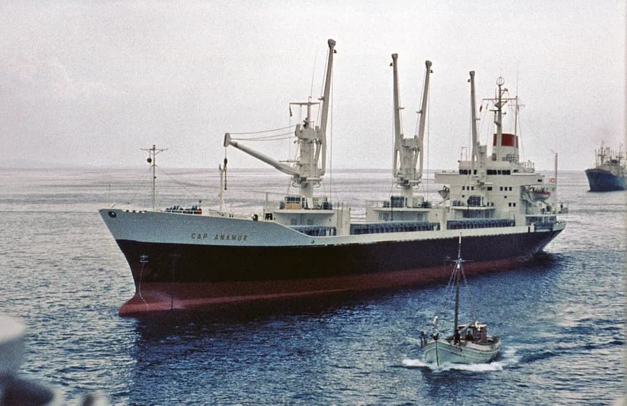 IMO 7041003