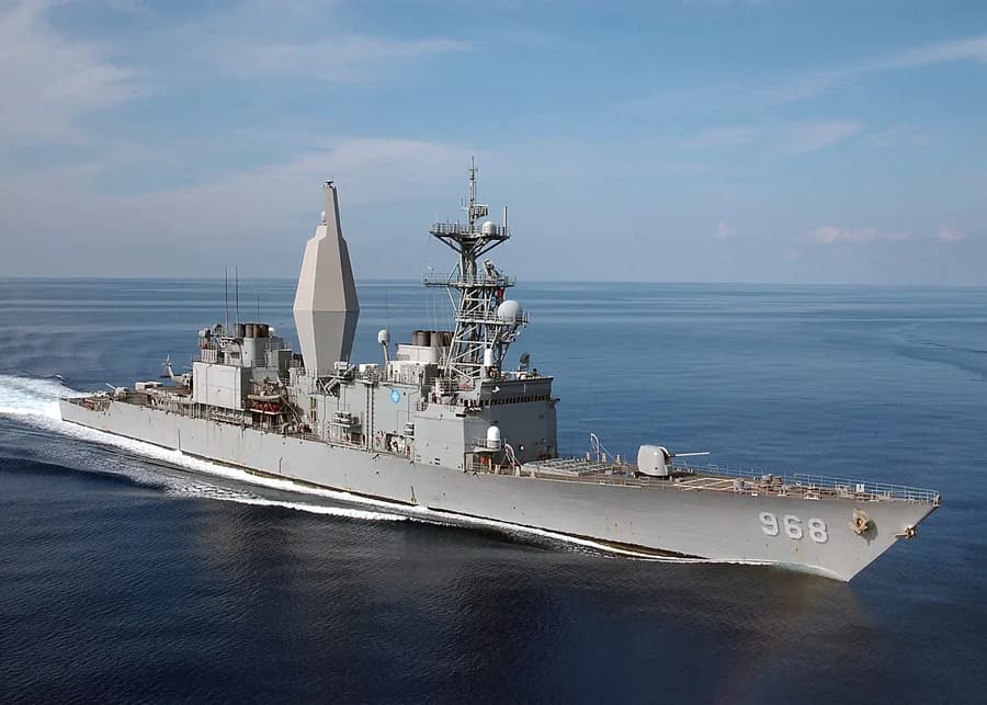 USS Arthur W. Radford