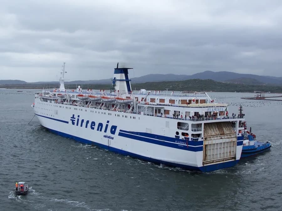 Strade Romane-class RoRo ferry