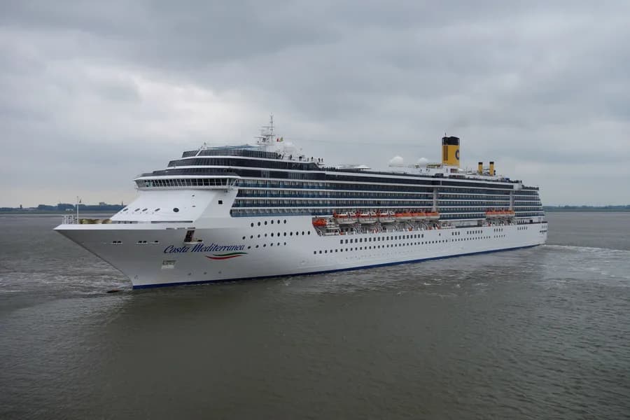 Adora Mediterranea