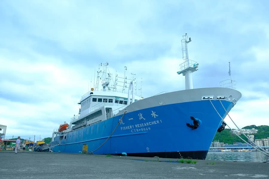 FISHERY RESEARCHER 1