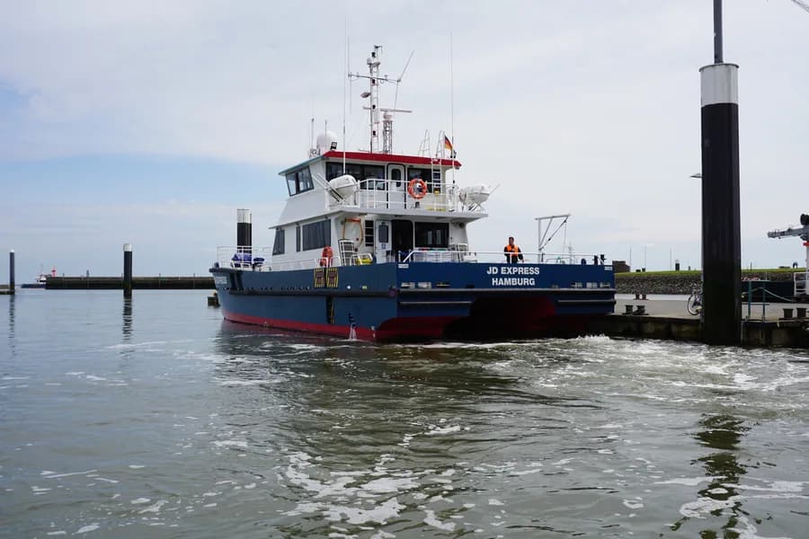 IMO 8352083