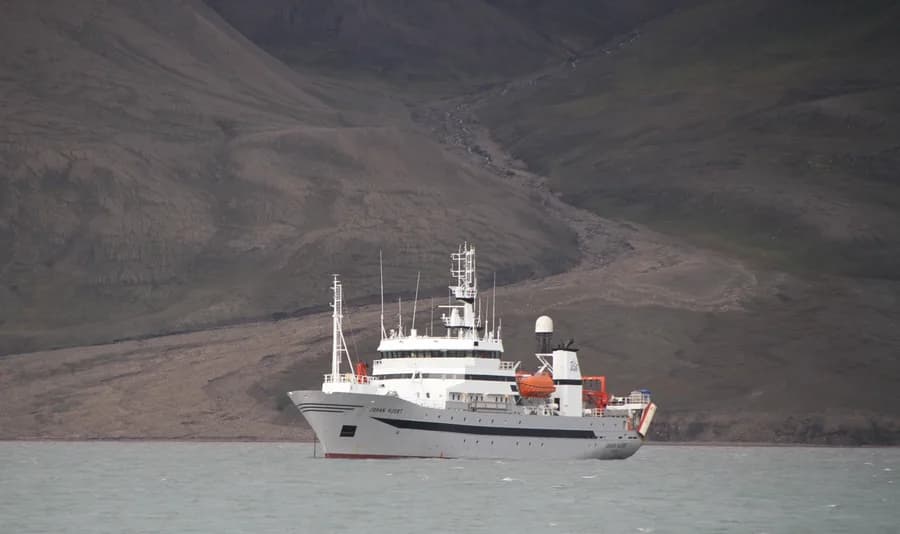 RV Johan Hjort