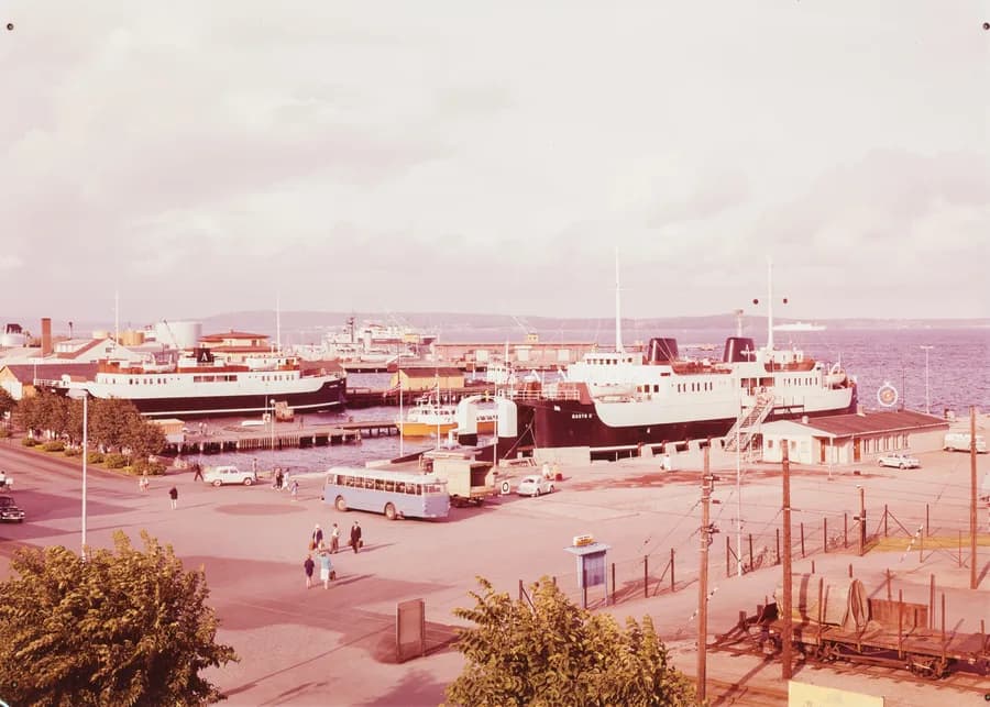 Bastø II