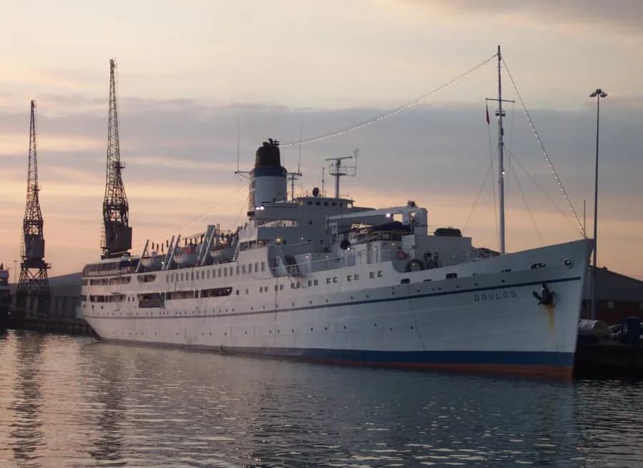 MV Doulos Phos