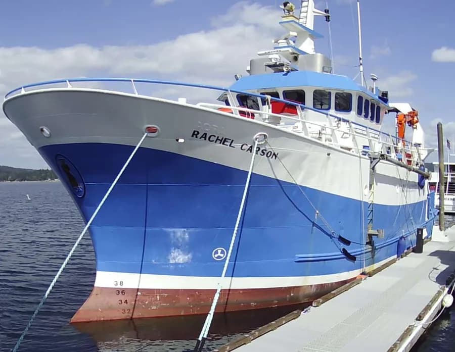 RV Rachel Carson