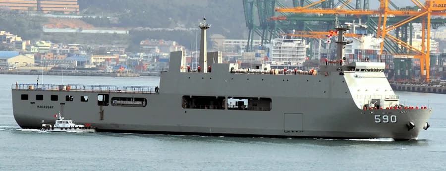 KRI Makassar (590)