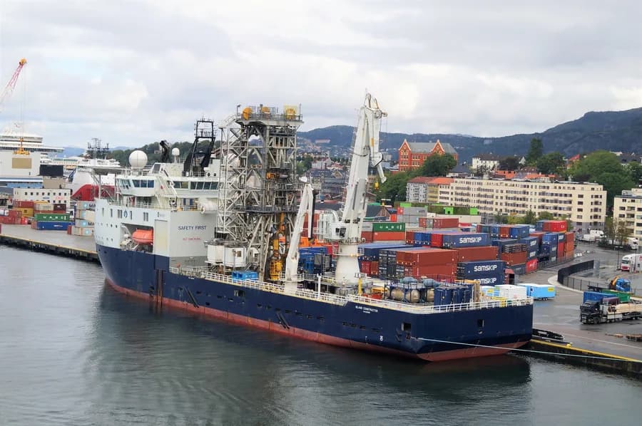 MS Island Constructor