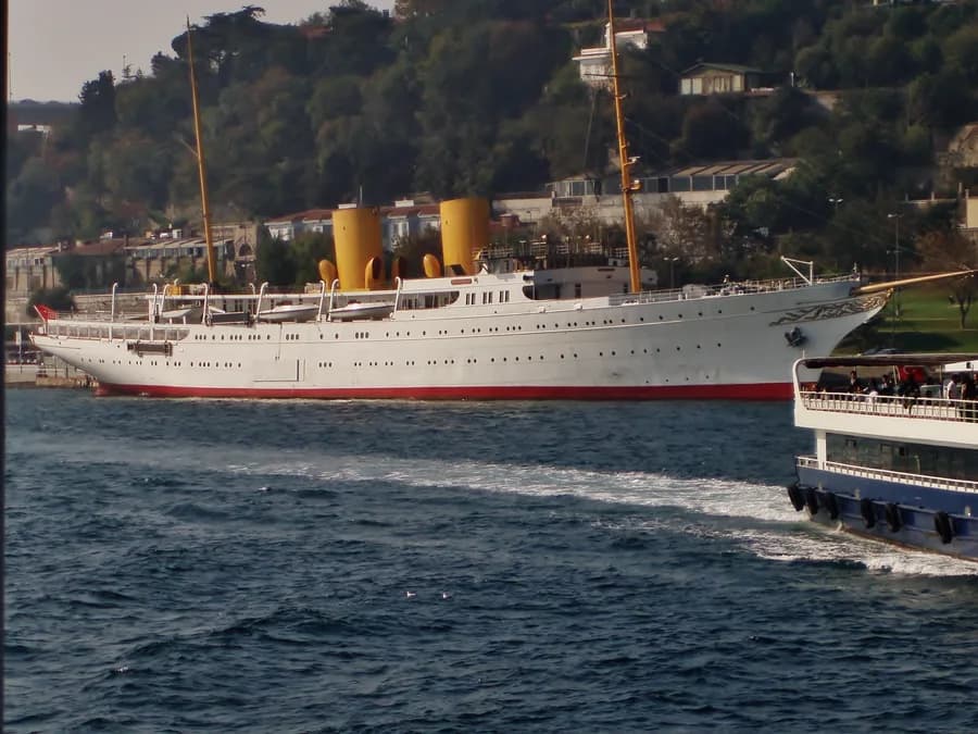 MV Savarona