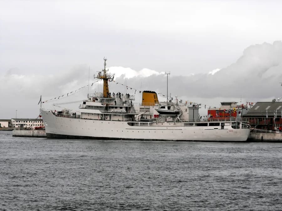 SAS Protea