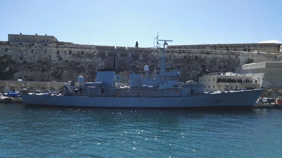 LÉ Aoife
