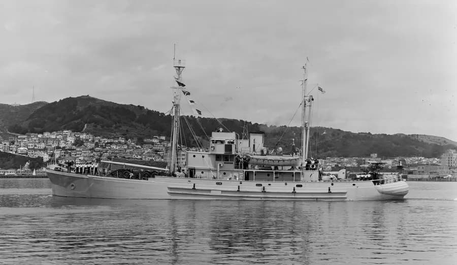 HMNZS Endeavour