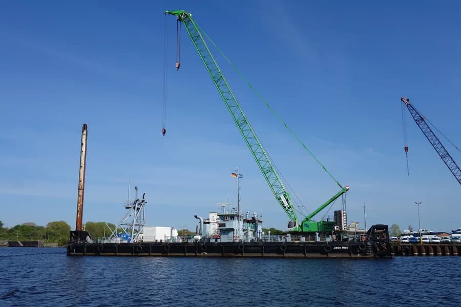 IMO 8229810