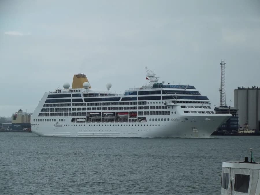Azamara Pursuit