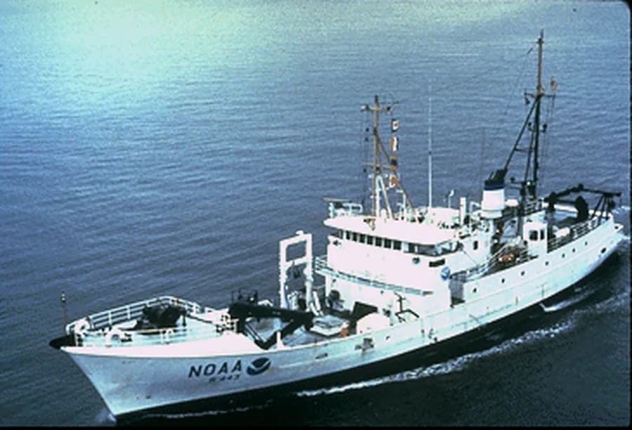 NOAAS Townsend Cromwell